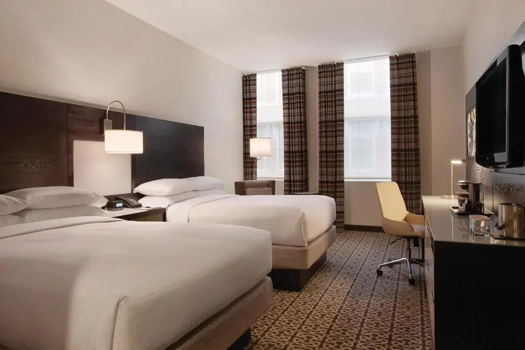 DoubleTree by Hilton Boston - Downtown - Tap to explore photos
