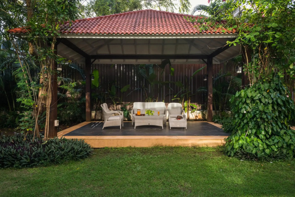 Seis Villa-Splendid 4 bhk villa with private pool