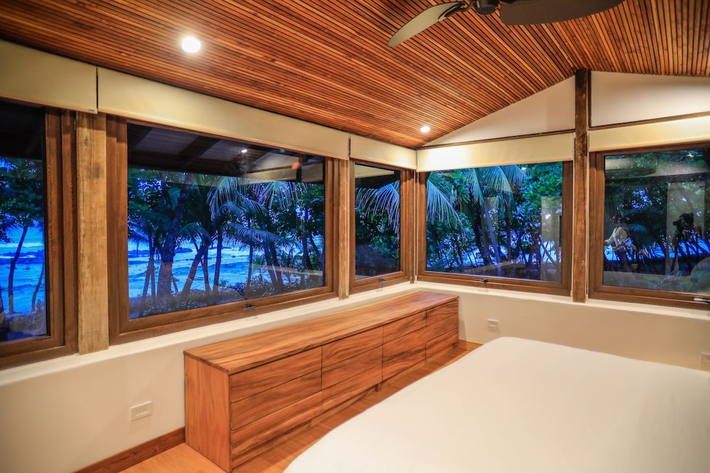 Nekaui Beachfront Villa 1 - Experience Nature 2