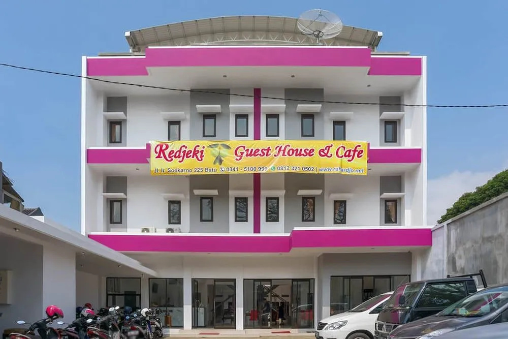 RedDoorz near Jawa Timur Park 3