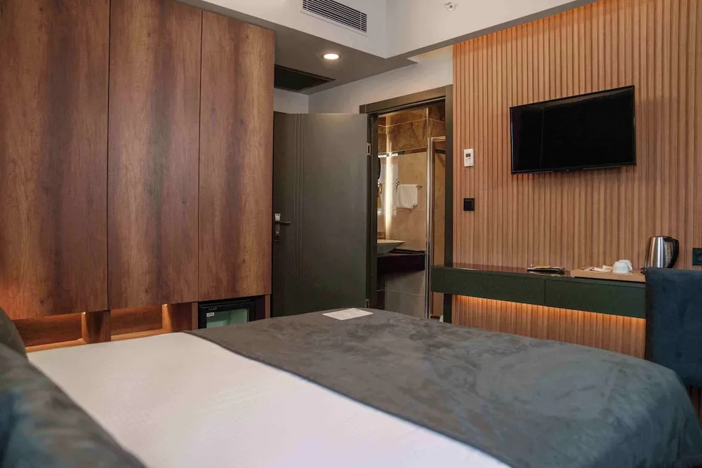 Economy room