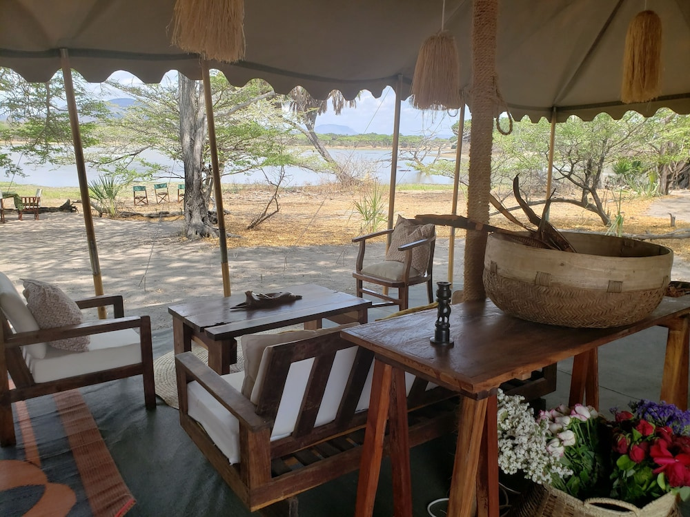 Makubi Safari Camp by Isyankisu