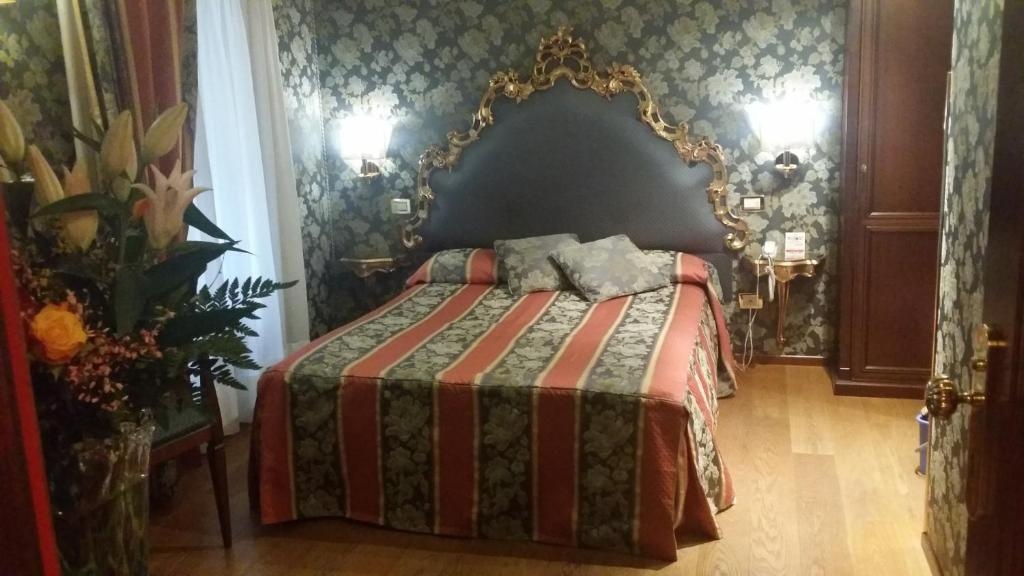 Superior Double room (full double bed)