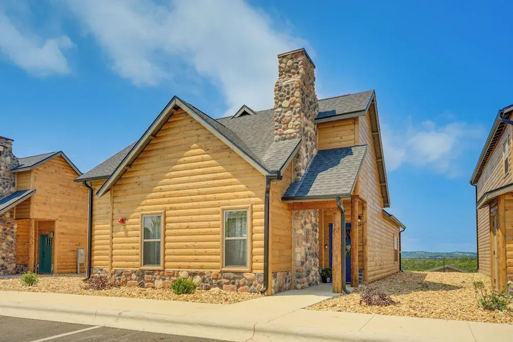 Branson Log Cabin Near Silver Dollar City & Lake!