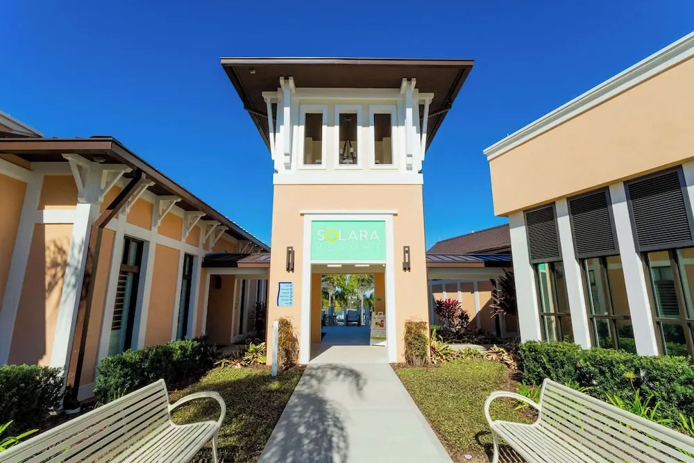 Luxury 9BR Solara Home, Themed Fun & Pool
