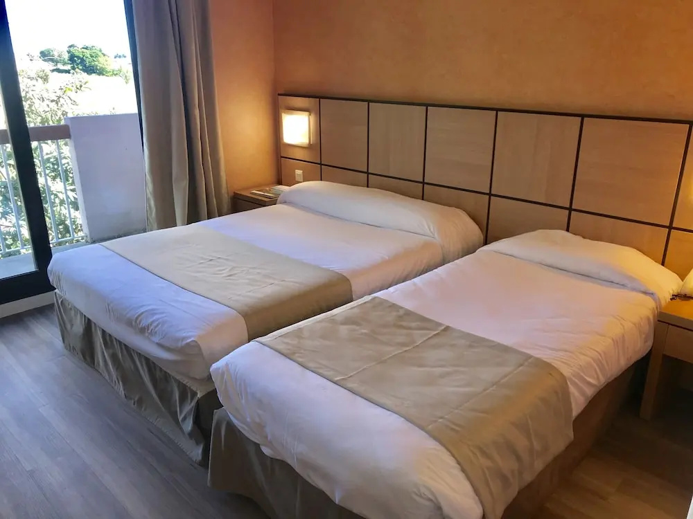 Standard Triple room with balcony