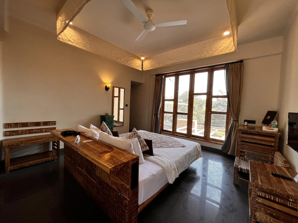 Deluxe Double room (full double bed)