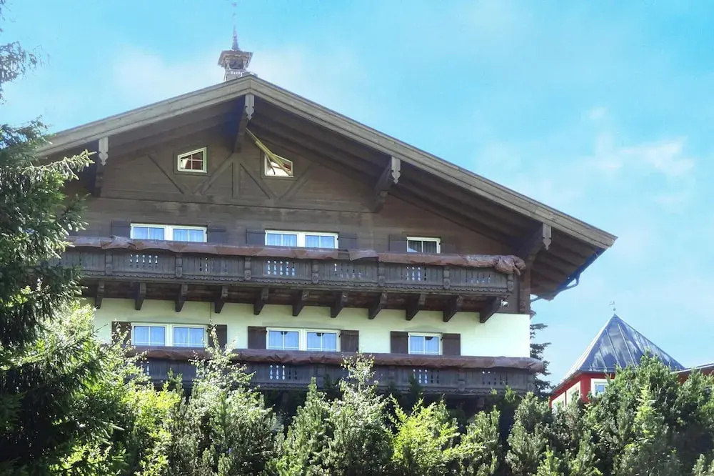 Chalet in Dienten With Ski-in Access & Sauna