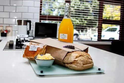 Food & Beverage