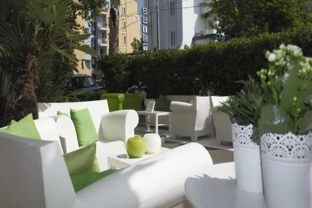 Balcony & Terrace