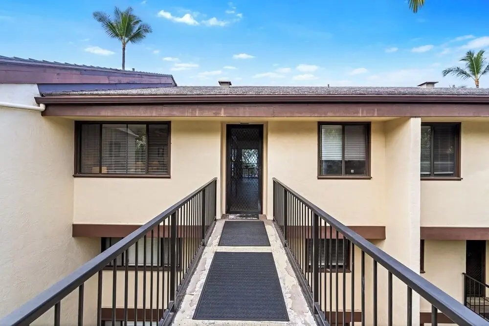 2 Bedrooms + Loft - Sleeps 6 - Ocean & Golf Views - Lanai - Vrkcv