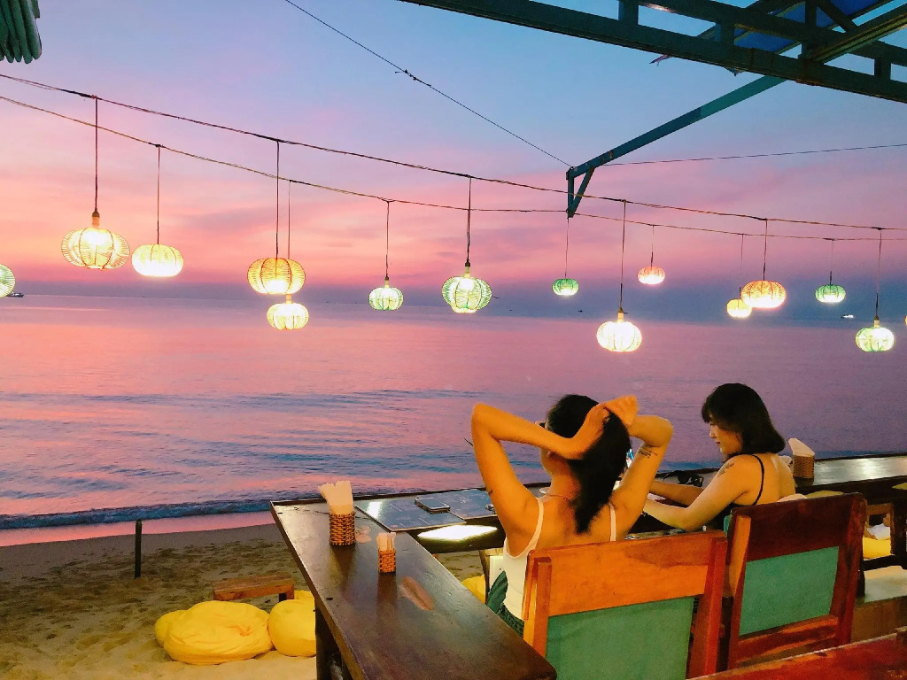 Luxury Bungalow beachfront