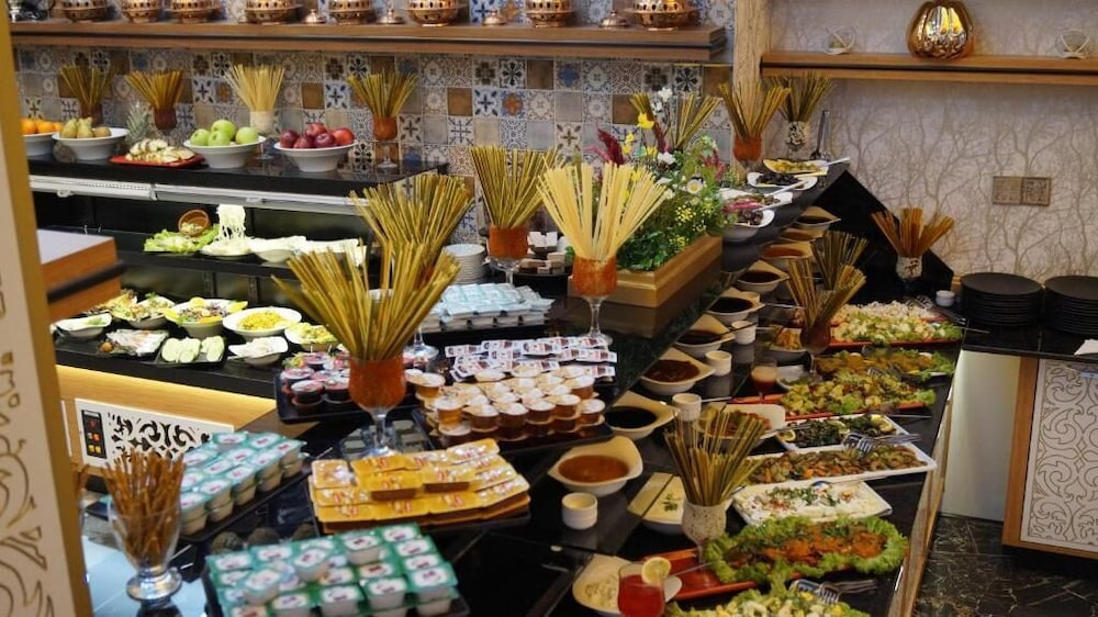 Food & Beverage