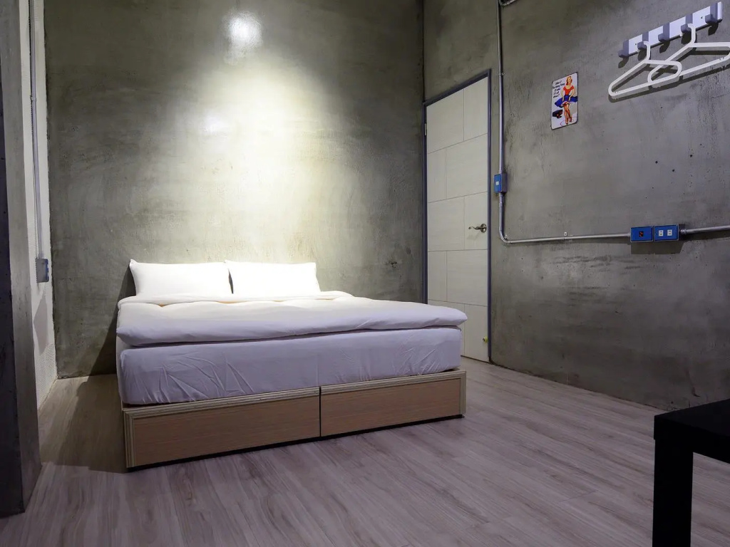 Standard Double room (full double bed)