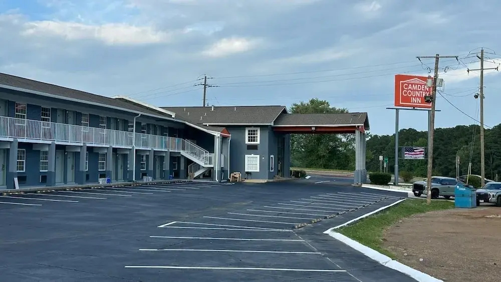 Camden Country Inn