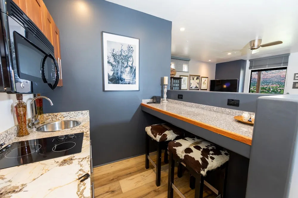 Superior Double Suite with balcony and with mountain view (full double bed)