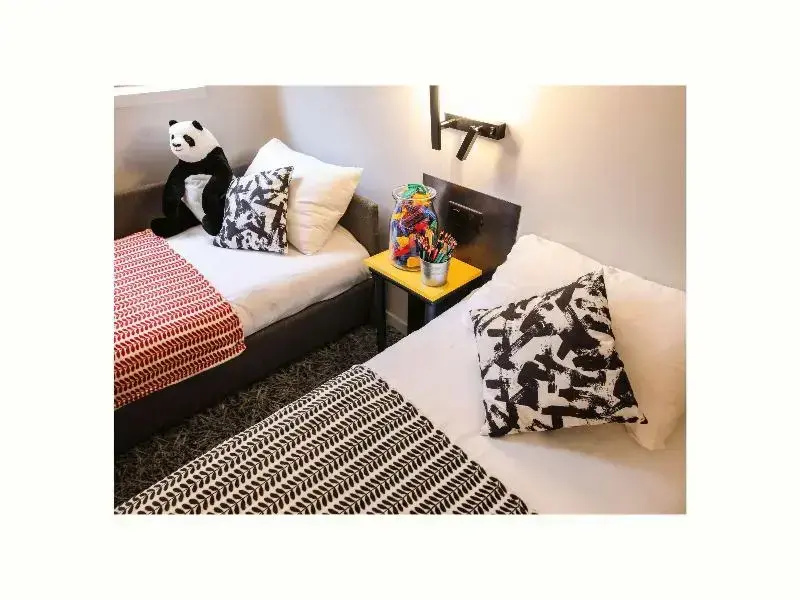 Double Suite (full double bed)