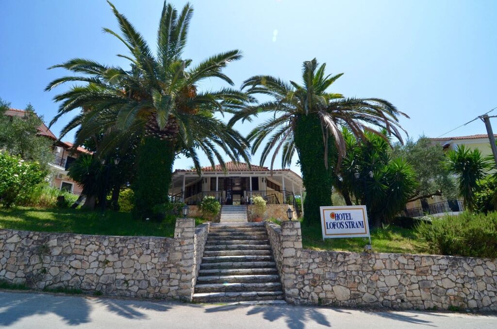 Lofos Strani Hotel 2 *