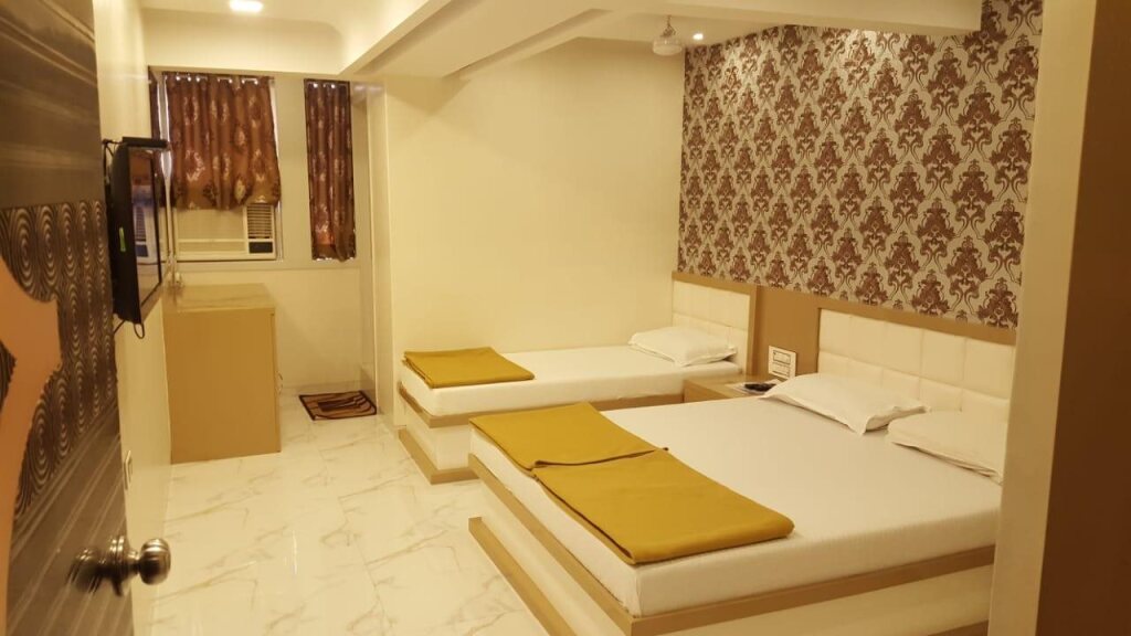 Hotel Gulf by null