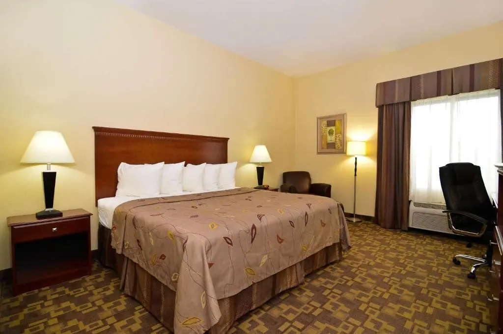 Deluxe Double room (full double bed)