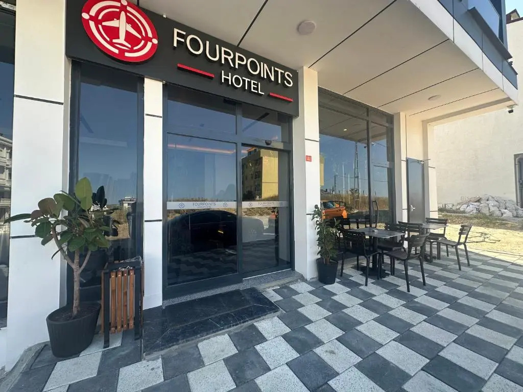 Fourpoints Airport Hotel — фото