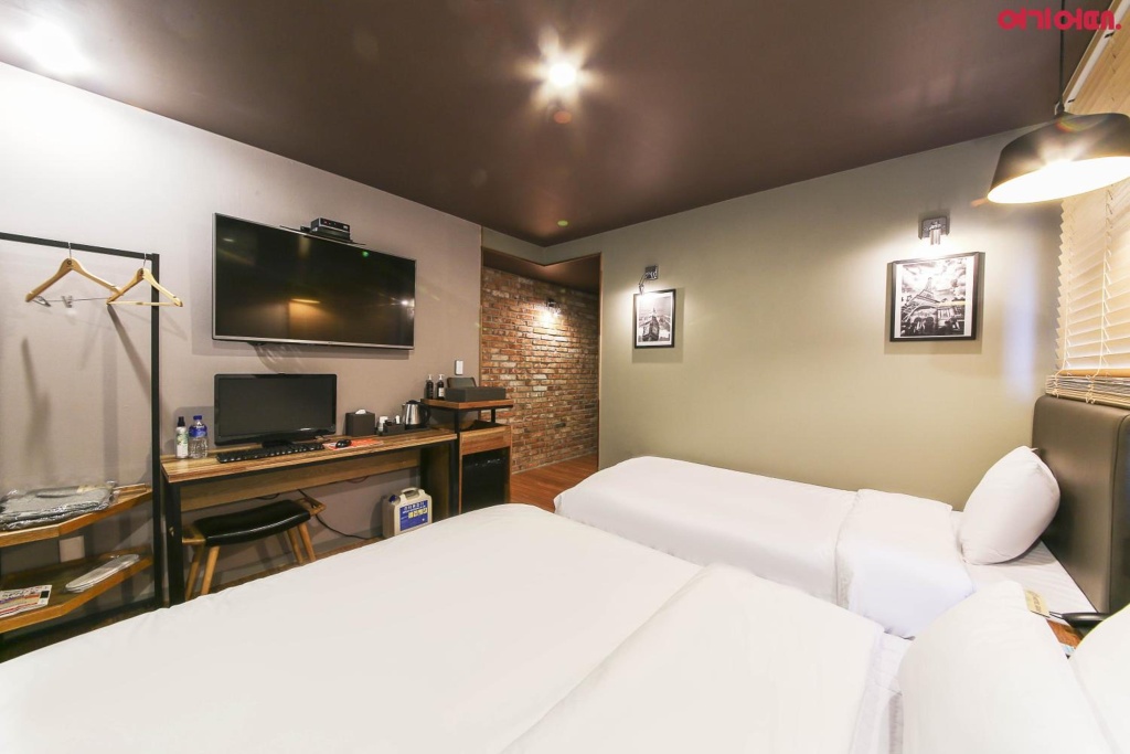 Hotel Gray — 5