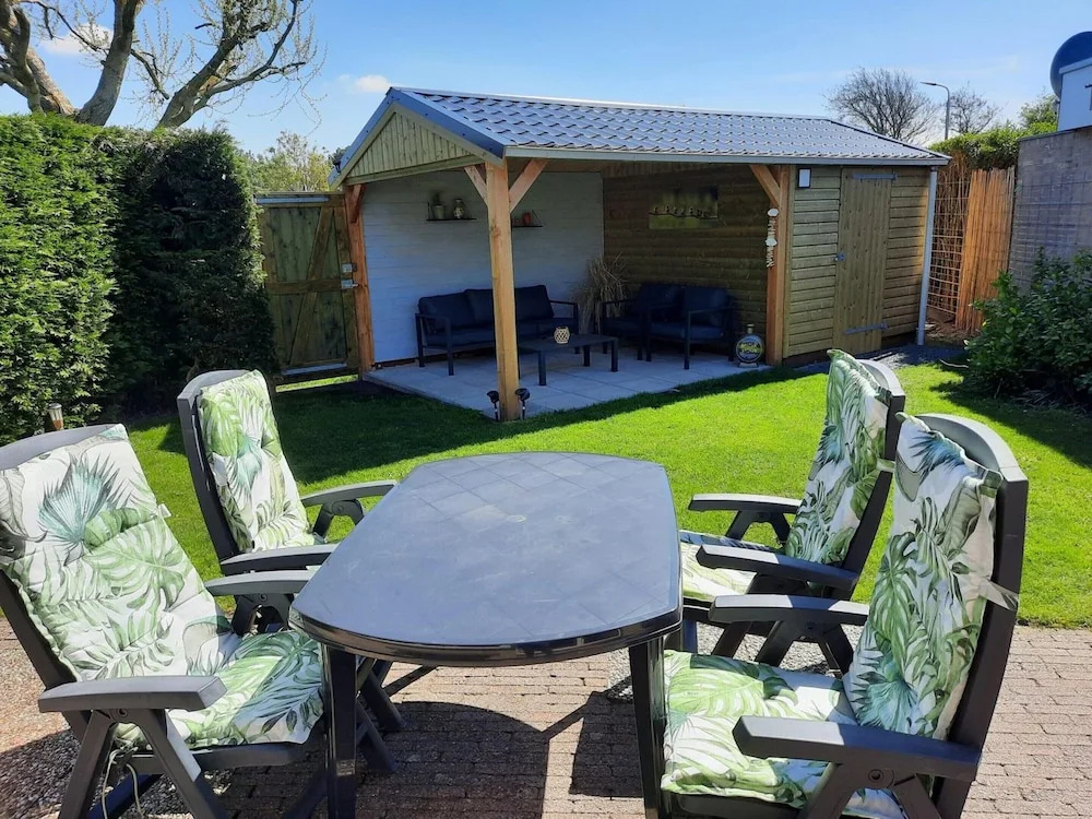 Detached Holiday Home With Garden
