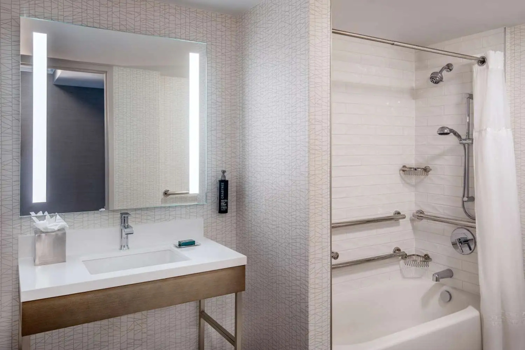 DoubleTree by Hilton Chicago - North Shore Conference Center - Général