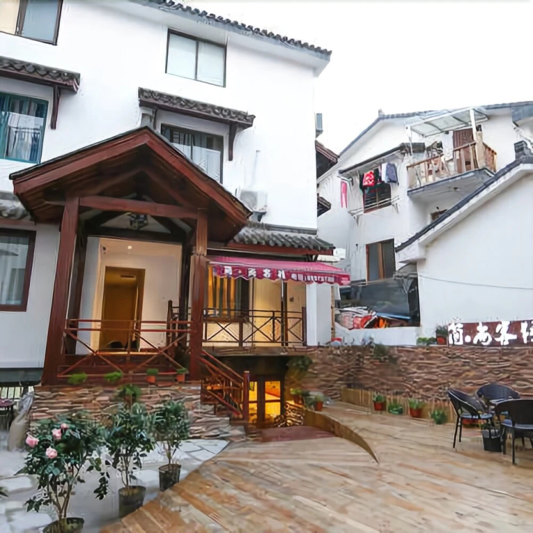 Hangzhou Yichen Inn (West Lake Qingzhiwu Branch)