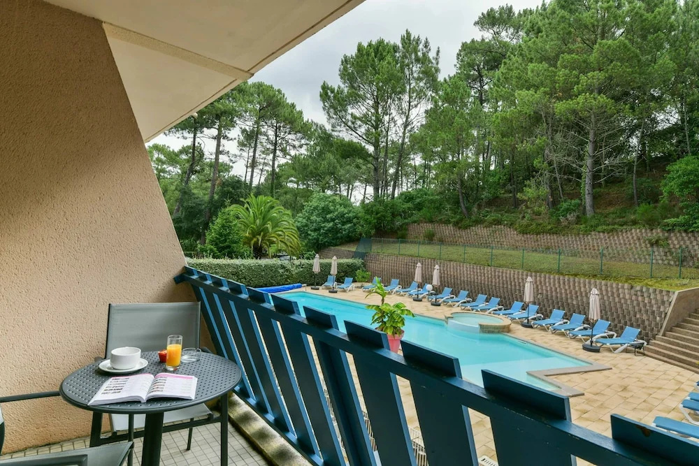 Standard Triple room with balcony