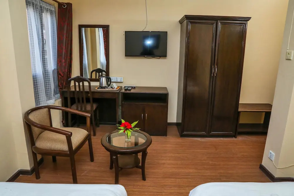 Deluxe Double room with balcony (full double bed)