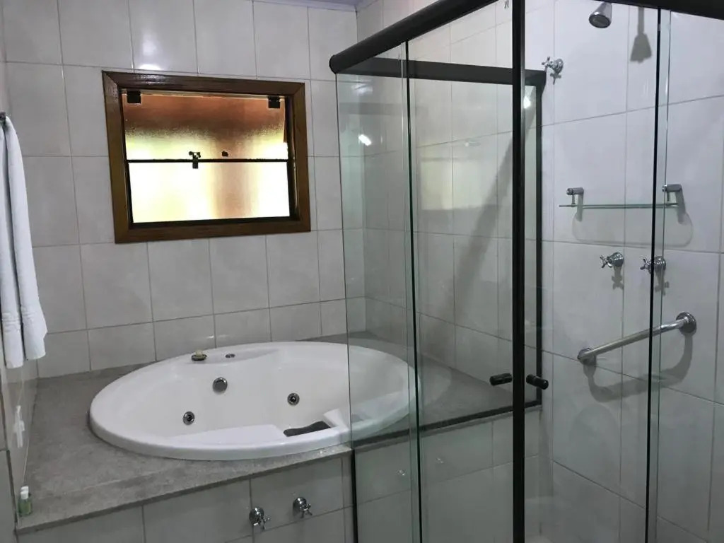 兩臥四人別墅，單人床