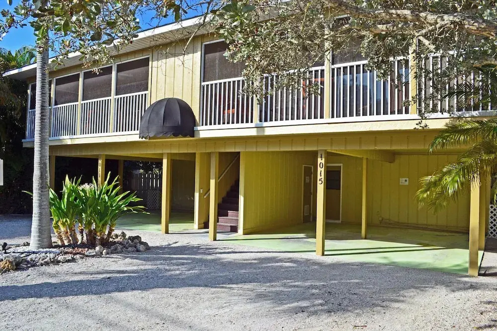 Holiday House 2