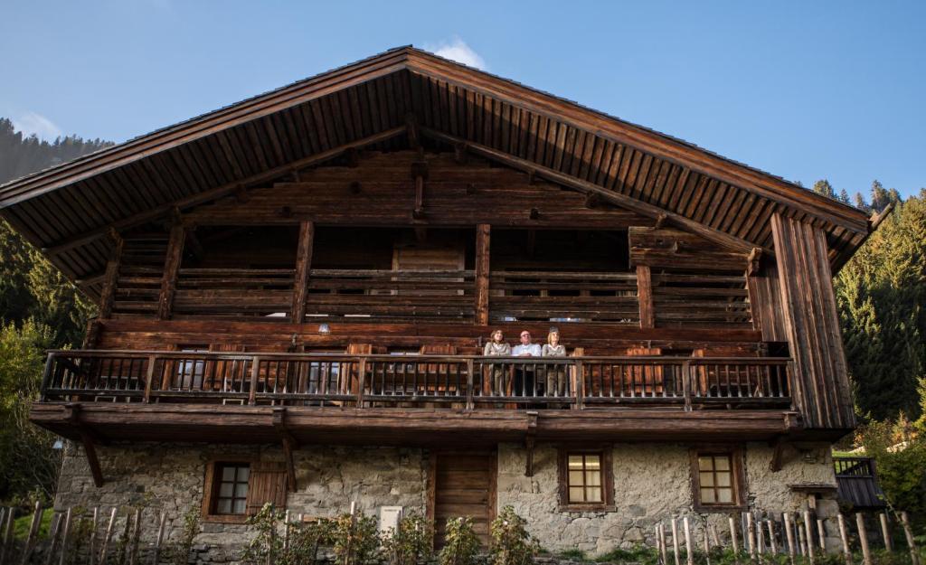 Chalet 1864 by null