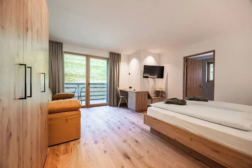 Superior Double room (full double bed)
