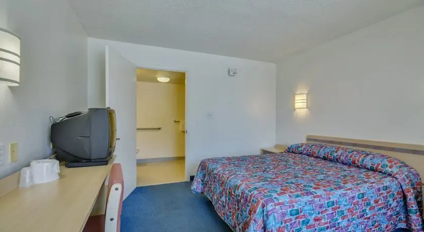 Motel 6 Huntsville - Madison