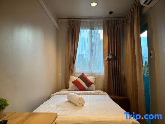 Single Studio (single bed)