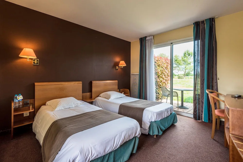 Standard Double Basement room (twin beds)