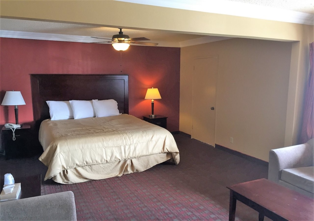 Pacific Inn & Suites — фото