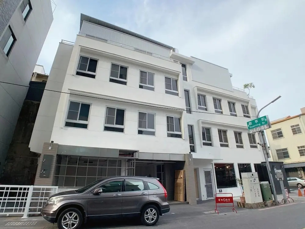 Lea's apartment B