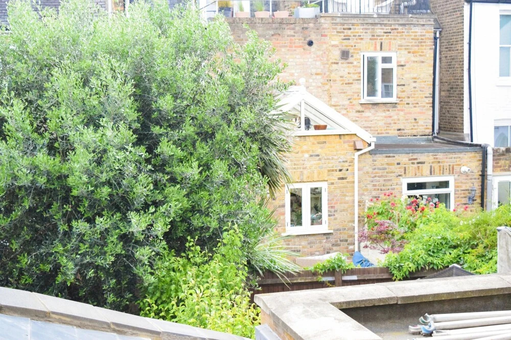 3 Bedroom Family House With A Superb Kitchen And Garden
