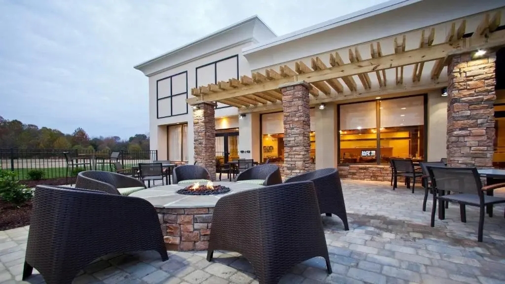 DoubleTree by Hilton Greensboro Airport