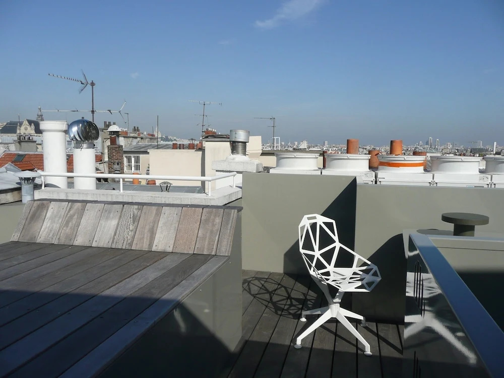 Standard Double Penthouse room (full double bed)