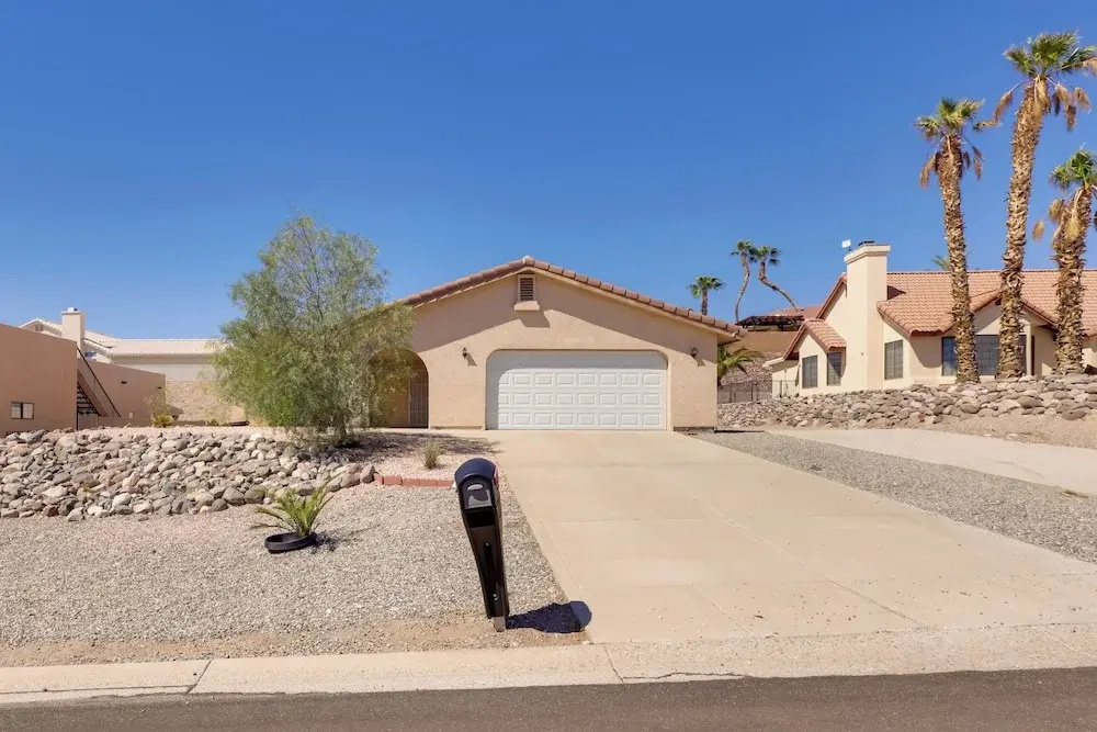 Quaint Bullhead City Getaway ~ 2 Mi to River!