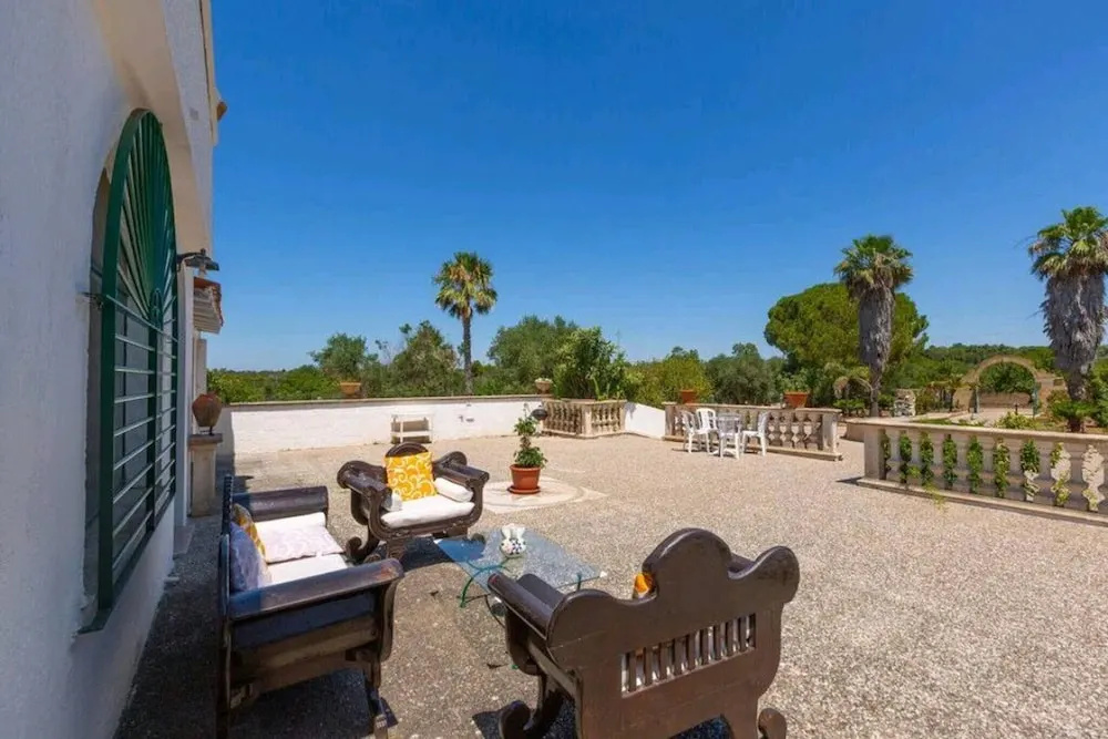 Villa With Garden and Relaxing Atmosphere
