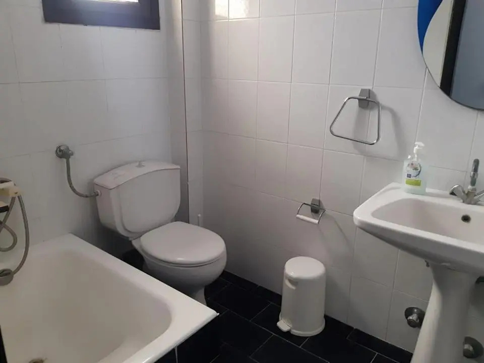 Standard Triple Basement room