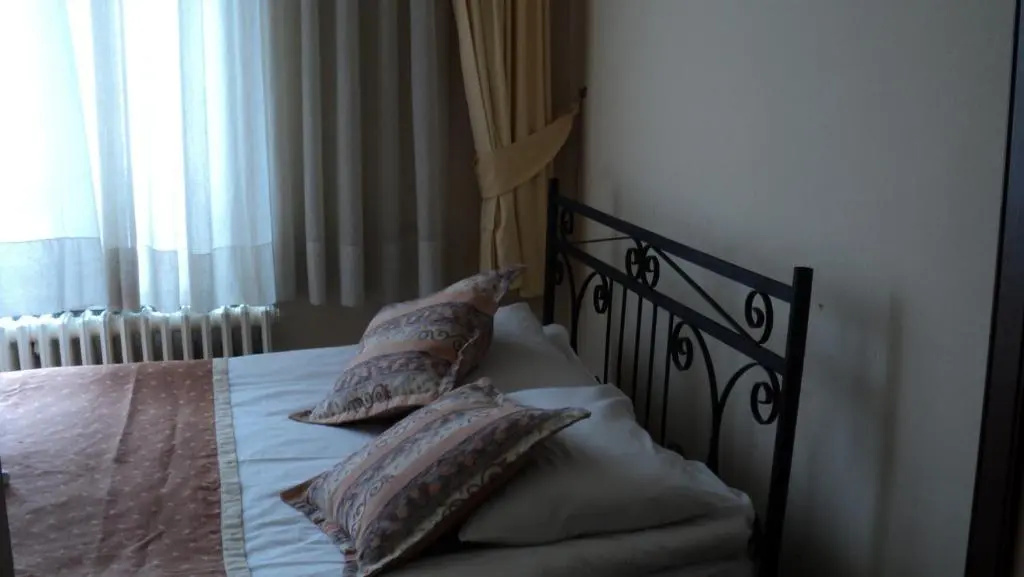 Economy room
