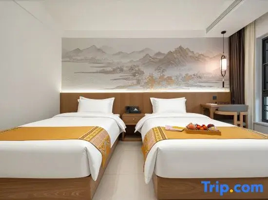 2 Bedrooms Standard room with courtyard view