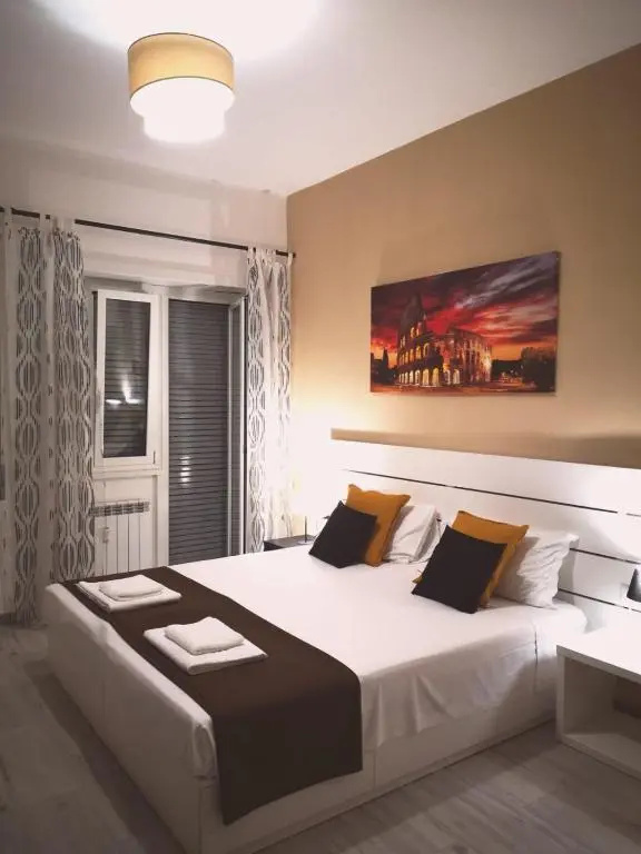 Standard Double room with balcony (full double bed)
