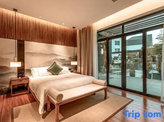 Standard Double room with view (full double bed)